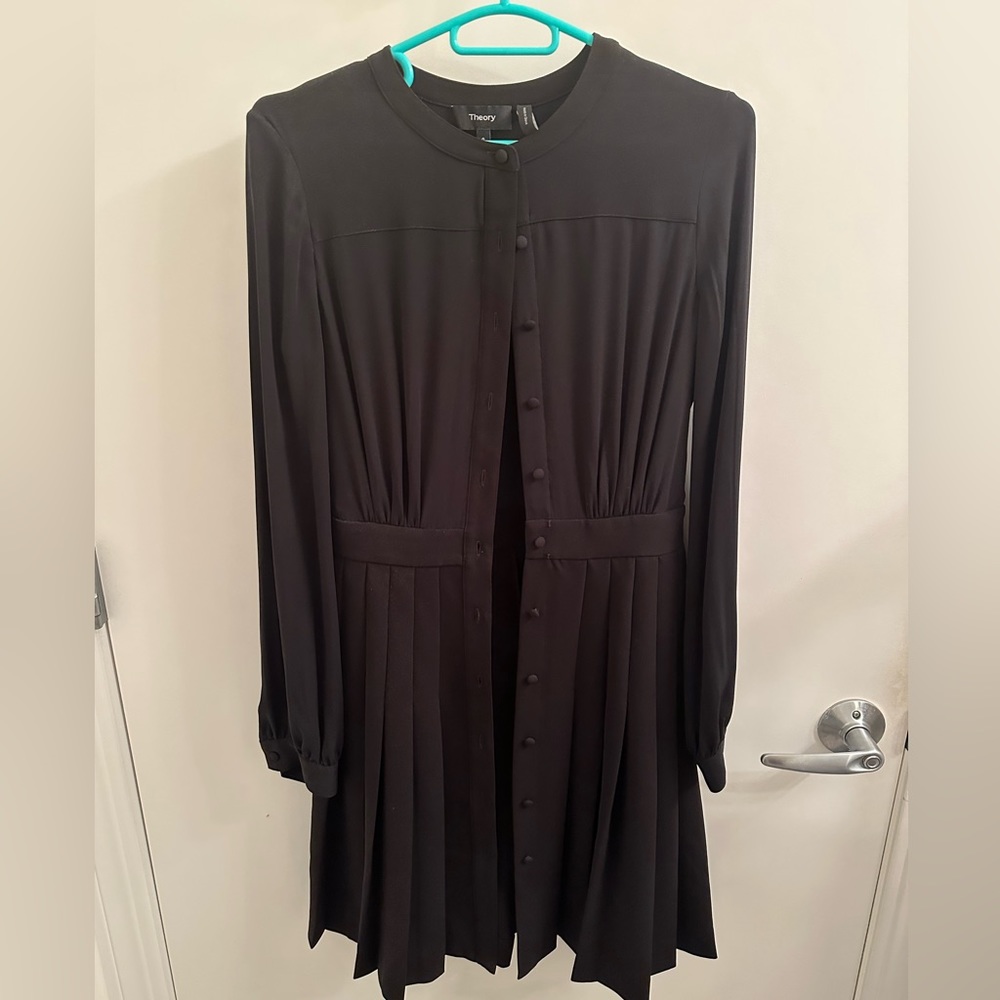 Black long sleeves pleated dress